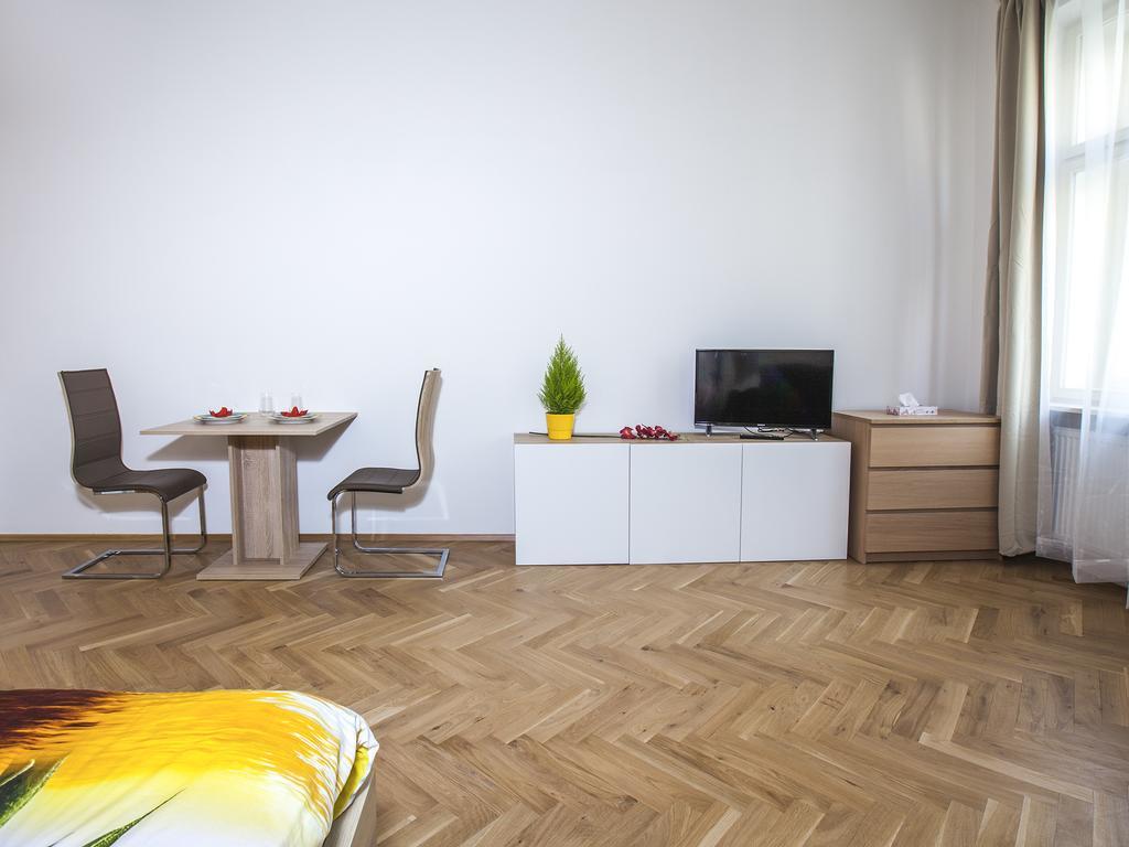 Beautiful Central Apartment Thámova Praga Esterno foto