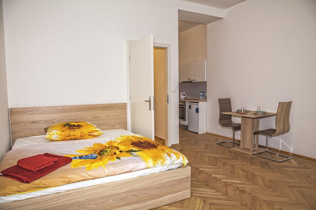 Beautiful Central Apartment Thámova Praga Esterno foto