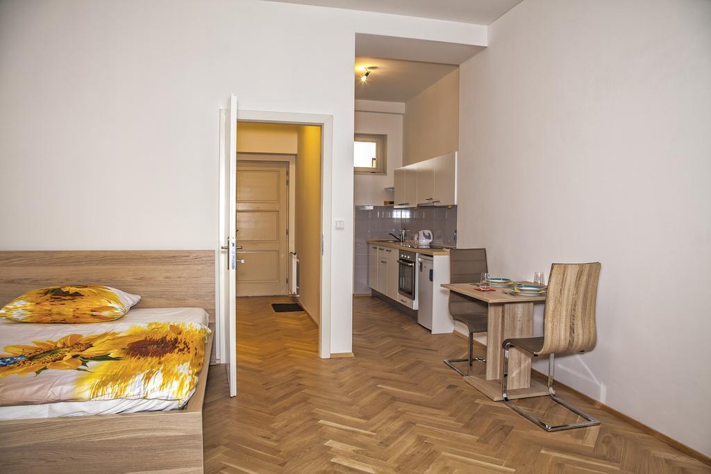 Beautiful Central Apartment Thámova Praga Esterno foto
